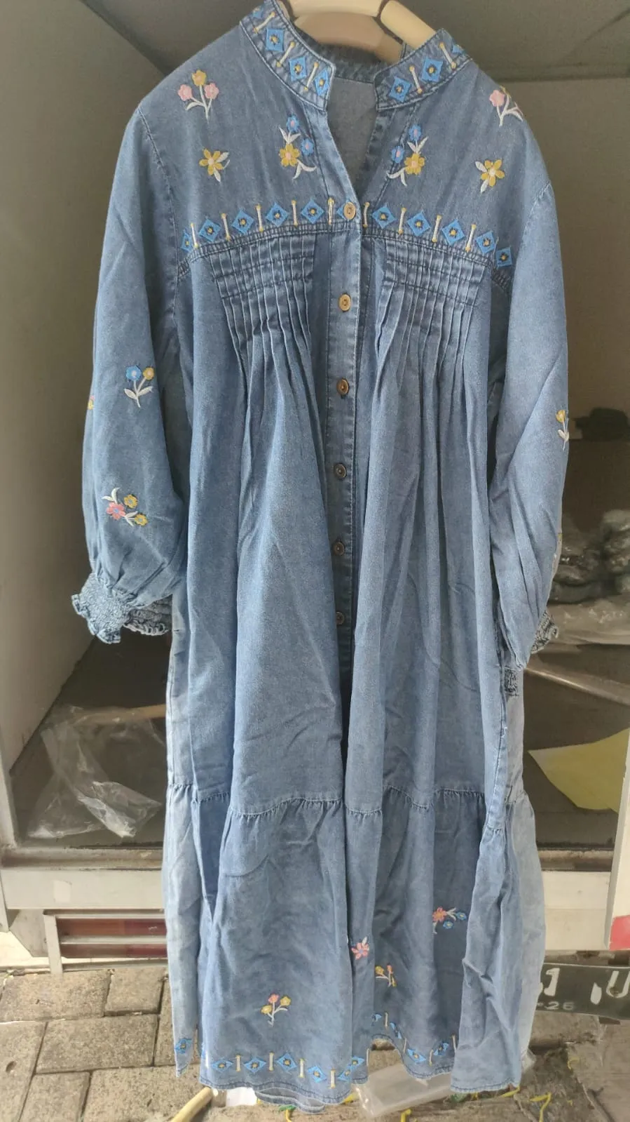 Lisyara Midi Dress Jeans Motif Bordir Timbul Full Kancing