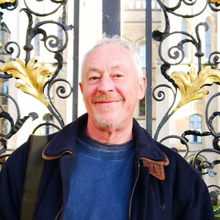 Clive de Carle — @clivedecarlehealth