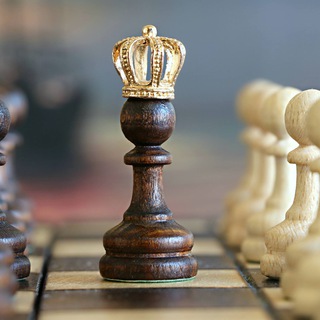 Daily Chess Puzzle — @dailychesspuzzle