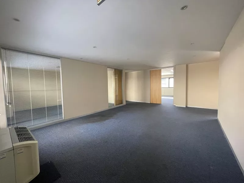 1 025 m² Office to let in Pinelands, Golf Park (photo 33)