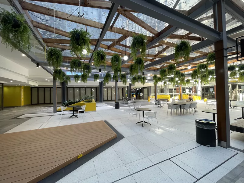 704 m² Office to let in Woodstock, The District (photo 6)