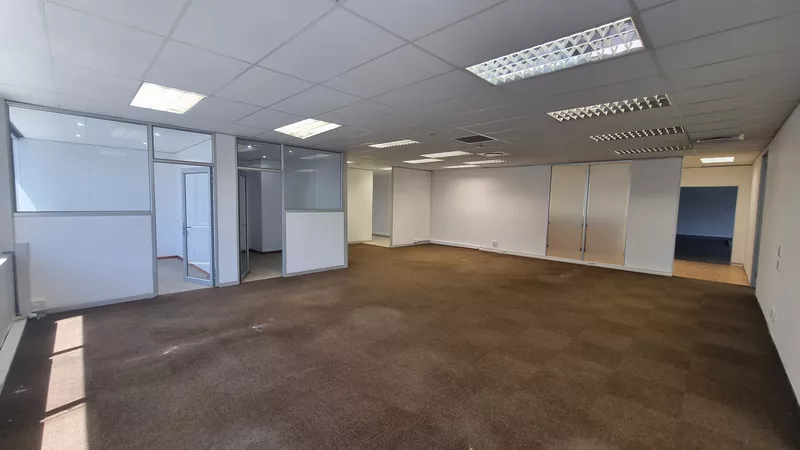 243 m² Office to let in Cape Town City Centre/CBD, 2 Long Street (photo 16)
