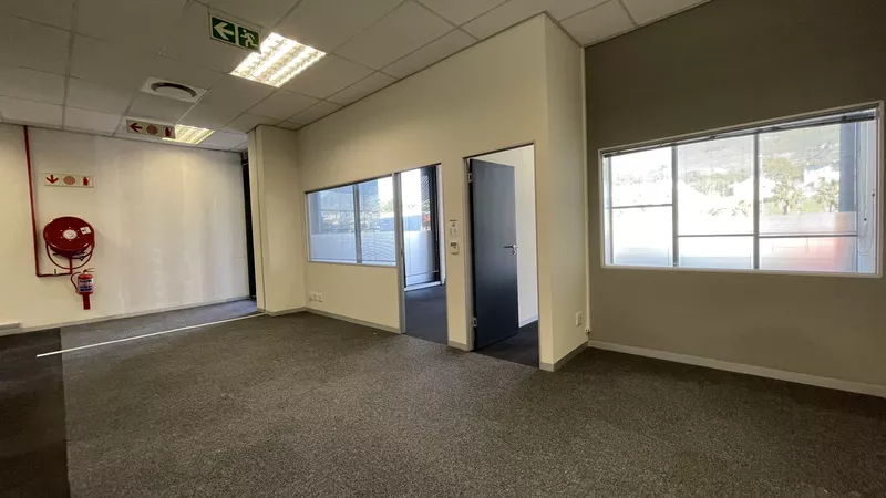 646 m² Office to let in Woodstock, The Boulevard (photo 21)