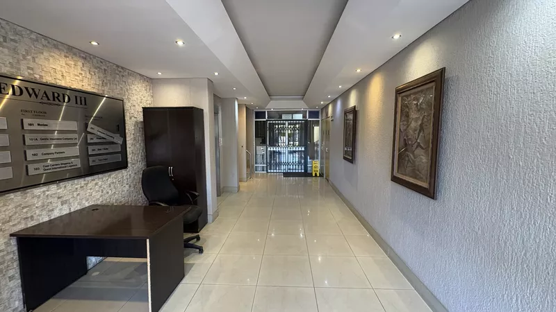 243 m² Office to let in Tyger Valley, Edward 3 (photo 2)