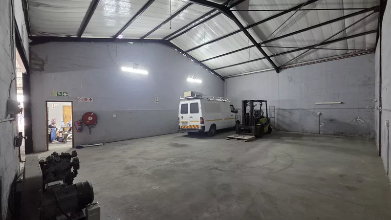 600 m² Industrial for sale in Strand, 43 George Street, George Park, Strand (photo 16)