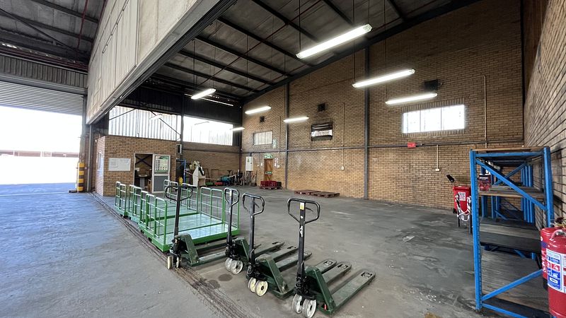 3 197 m² Industrial to let in Ottery, Independence Square (photo 12)