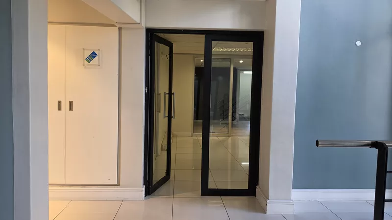 224 m² Office to let in Parow, De Tijger Business Park Building 2 (photo 11)