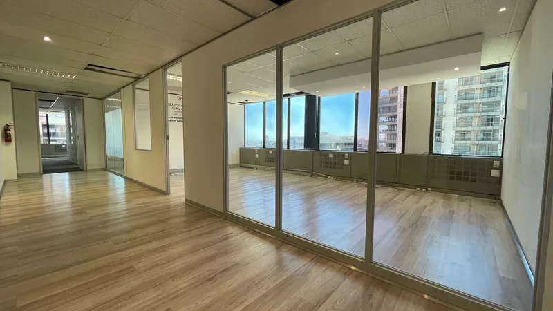 669 m² Office to let in Cape Town City Centre/CBD, 2 Long (photo 5)