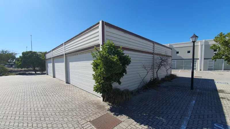 647 m² Office to let in Century City, 5 Edison Way - Century Gate (photo 7)