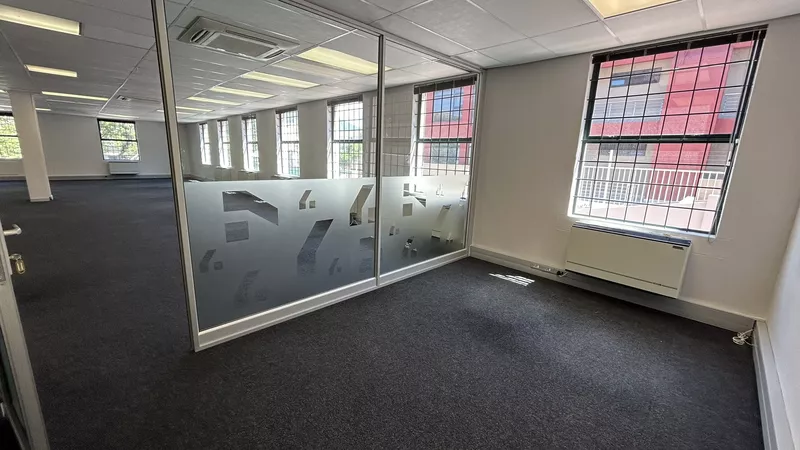 230 m² Office to let in Southern Suburbs, Tokai On Main Office Park (photo 15)