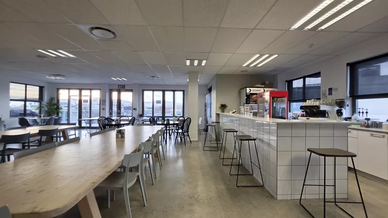 1 692 m² Office to let in Century City, 5 on Century City Drive (West) (photo 65)