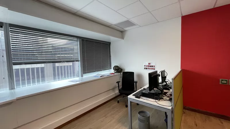 950 m² Office to let in Cape Town City Centre/CBD, The Towers (photo 7)