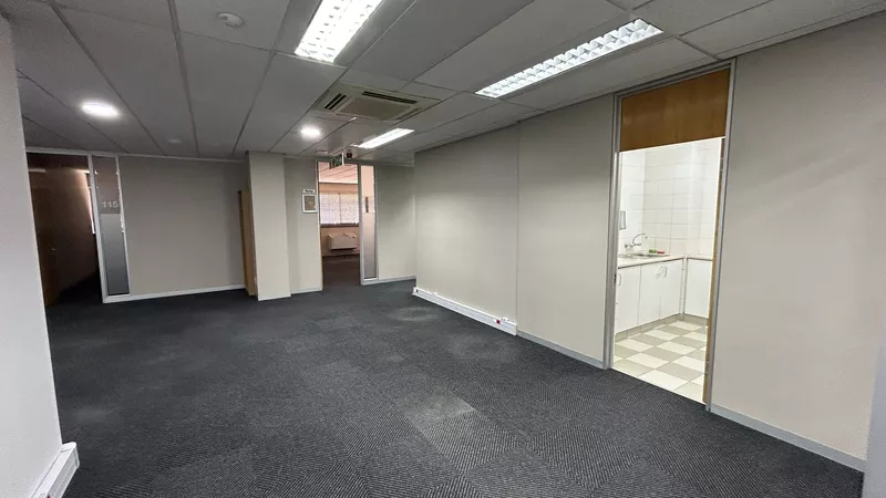 924 m² Office to let in Mowbray, Golf Park, GP3 (photo 9)