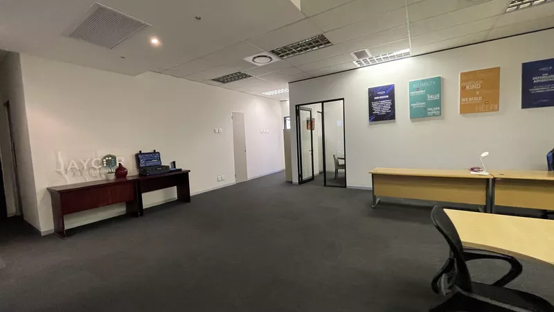 494 m² Office to let in Woodstock, The Boulevard (photo 24)
