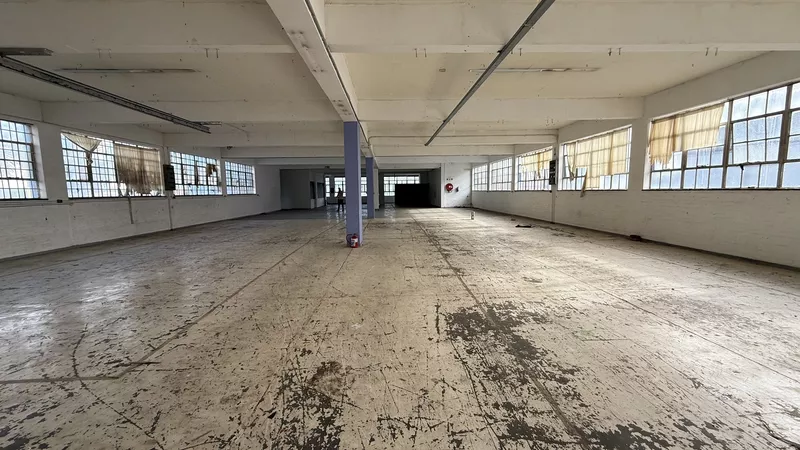 860 m² Office to let in Salt River, 39 Salt River Road (photo 18)