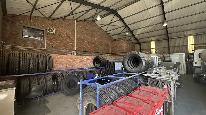 9 287 m² Industrial to let in Milnerton, 5 Silver Oak Street (photo 8)
