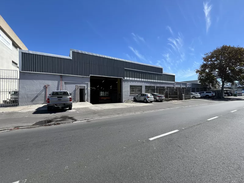 4 621 m² Industrial to let in Parow, 42 Industria Ring Road (photo 1)