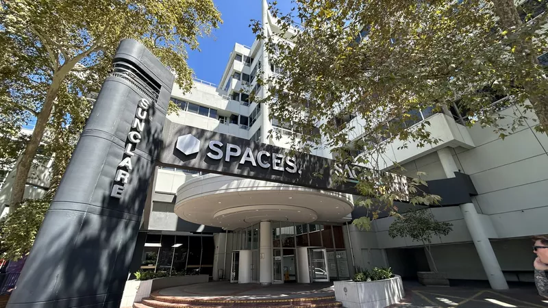 653 m² Office to let in Claremont, Sunclare (photo 4)
