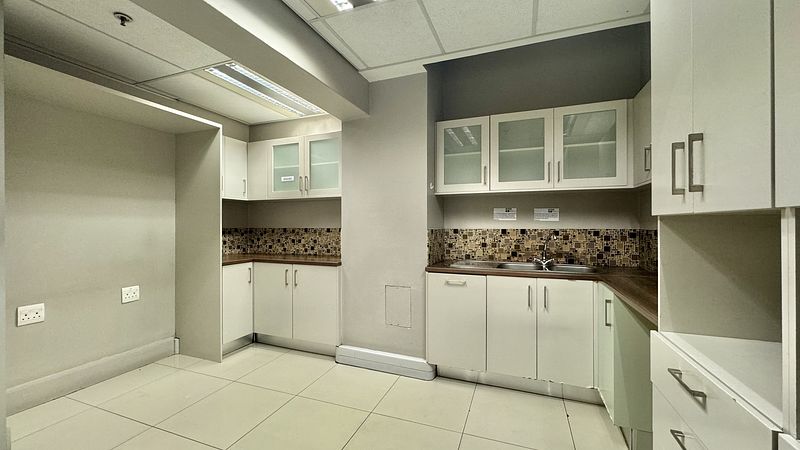 3 073 m² Office to let in Cape Town City Centre/CBD, 11 Adderley Street (photo 19)