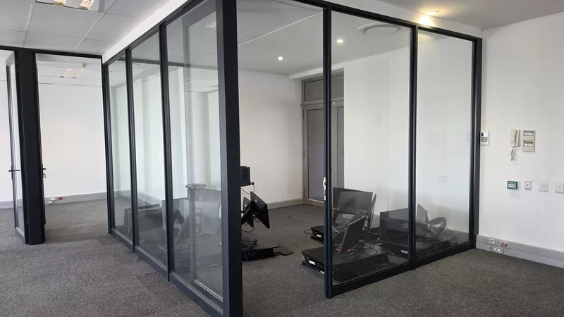 192 m² Office to let in Grosvenor Square, Grosvenor Square - Block A (photo 15)