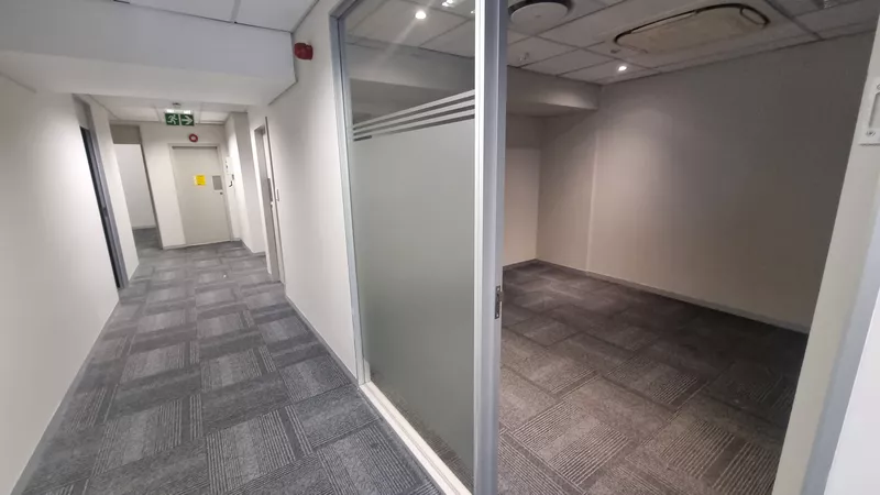 946 m² Office to let in Cape Town City Centre/CBD, Thomas Pattullo (photo 27)