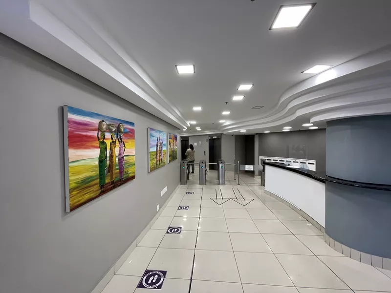 1 460 m² Office to let in Cape Town City Centre/CBD, Union Castle (photo 3)