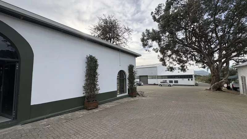 450 m² Office to let in Paarl, Simondium Guild (photo 57)