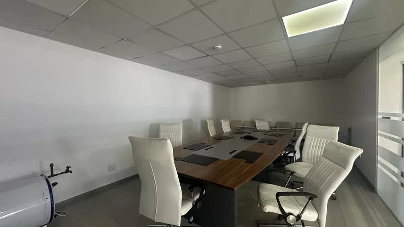 1 729 m² Industrial for sale in Milnerton, 1 Track Crescent (photo 12)