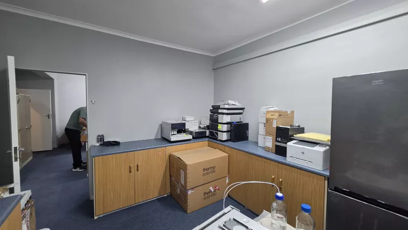 95 m² Office for sale in Bellville, Old Dutch Square (photo 18)