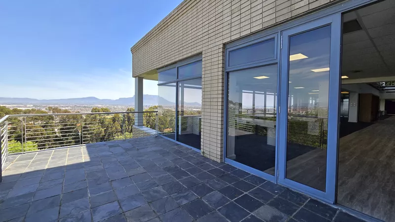 967 m² Office to let in Tygerberg Office Park, Drakenzicht - Tygerberg Park (photo 46)