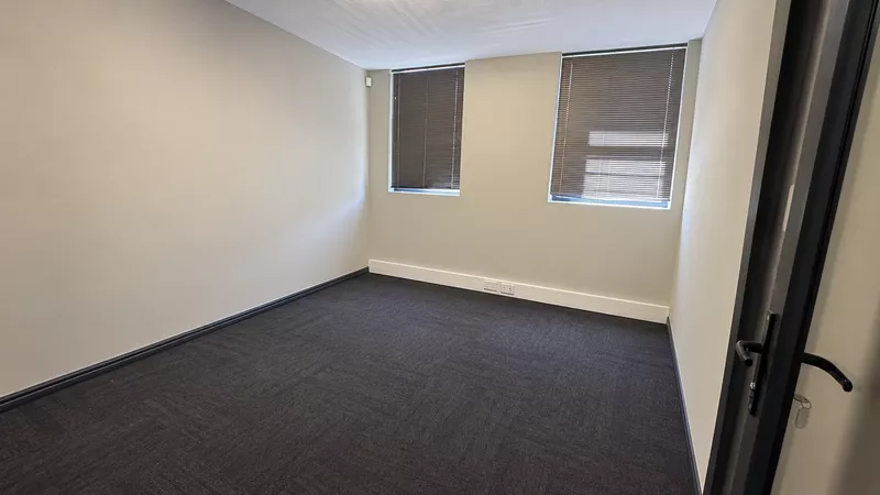 360 m² Office to let in Tyger Valley, Amber Place (photo 16)
