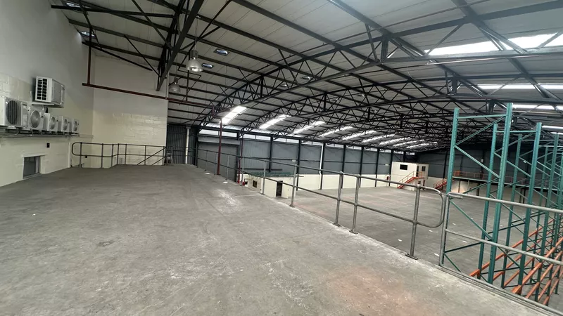 3 100 m² Industrial to let in Marconi Beam, 11 Kunene Circle (photo 12)