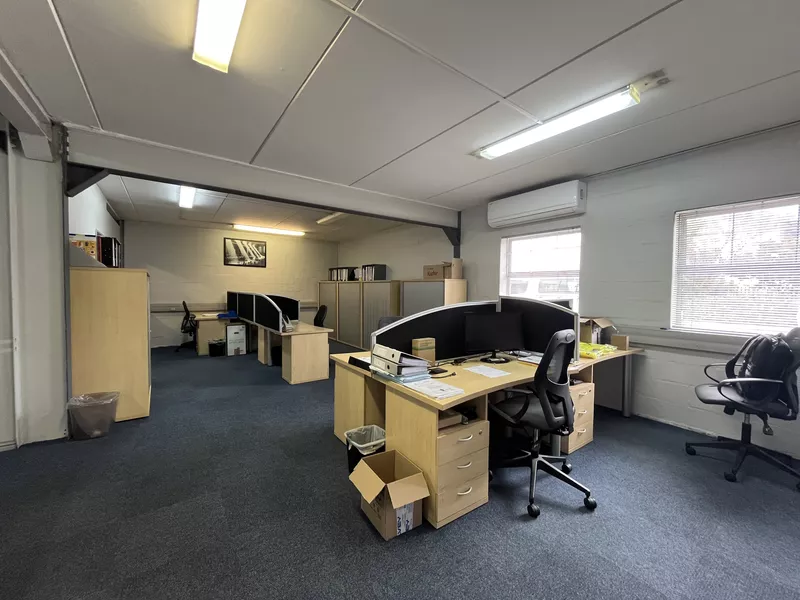 1 890 m² Industrial to let in Airport Industrial, 33 - 37 Aviation Crescent (photo 19)