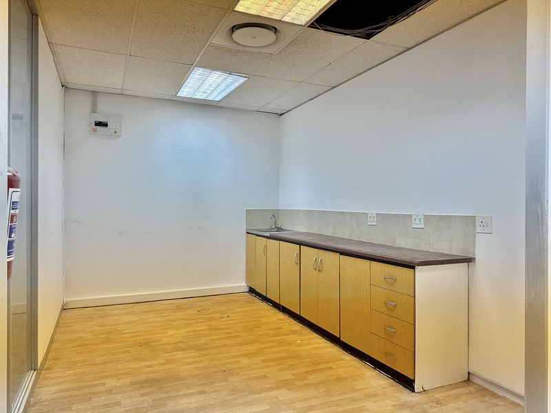243 m² Office to let in Cape Town City Centre/CBD, 2 Long Street (photo 26)