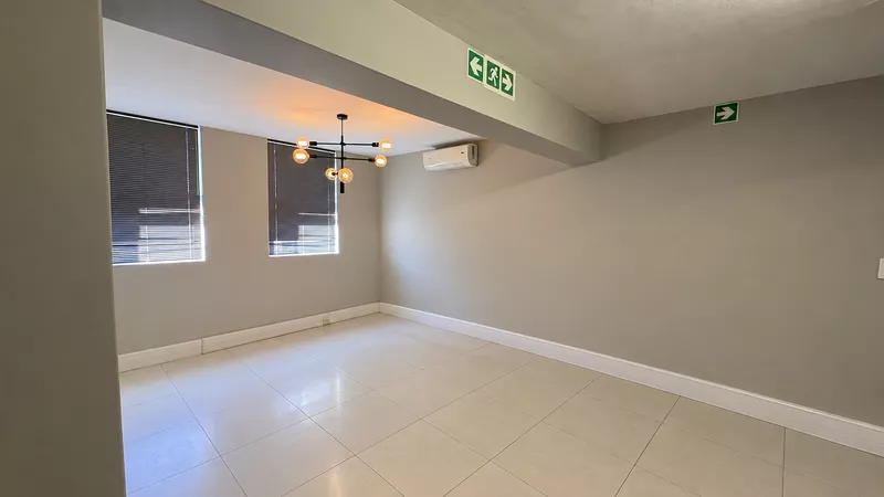 197 m² Office to let in Tyger Valley, Amber Place (photo 9)