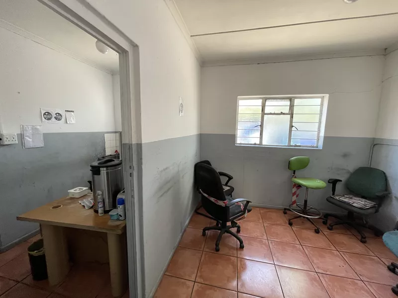 1 800 m² Industrial to let in Elsies Rivier, 27 Coleman Str (photo 10)