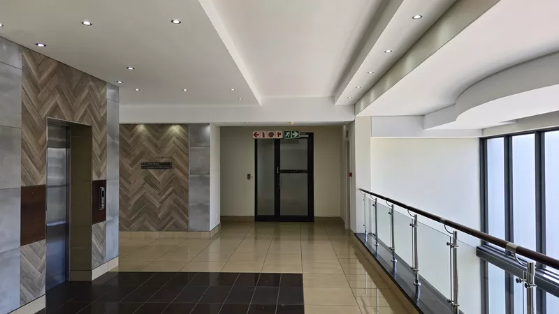 632 m² Office to let in Tyger Waterfront, Avanti South Block (photo 10)