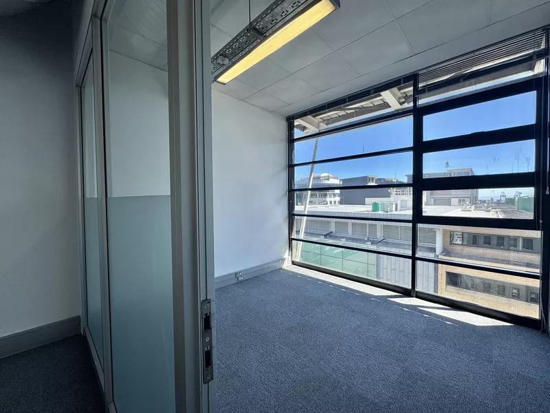 534 m² Office to let in Cape Town City Centre/CBD, 19 Louis Gradner (photo 10)