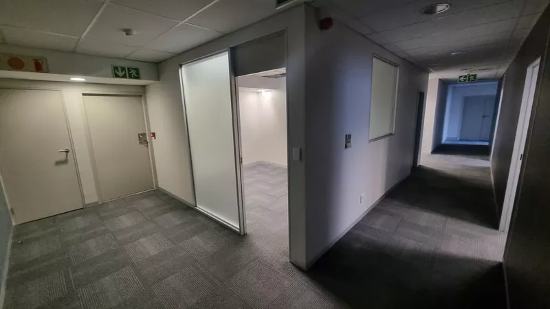 946 m² Office to let in Cape Town City Centre/CBD, Thomas Pattullo (photo 19)
