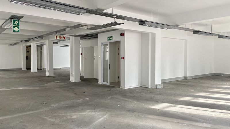 744 m² Office to let in Cape Town City Centre/CBD, 33 Waterkant Street (photo 2)