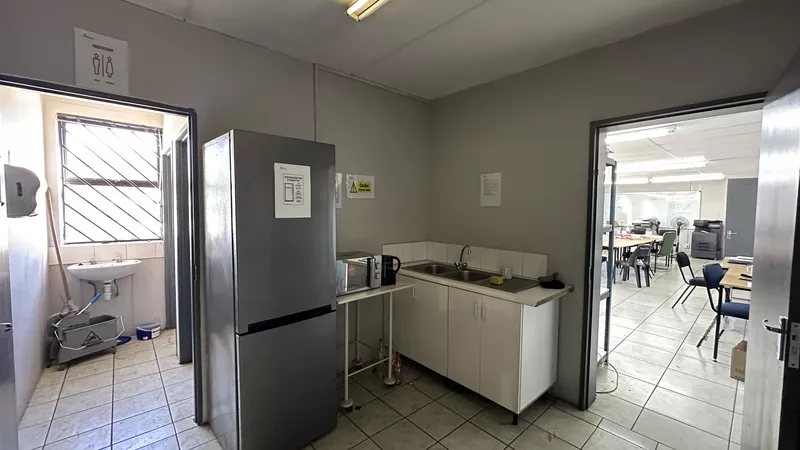 1 040 m² Industrial to let in Killarney Gardens, Kyalami Plaza 1 (photo 17)