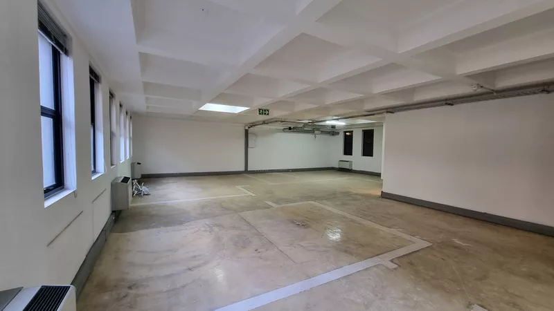 142 m² Office to let in Cape Town City Centre/CBD, 19 Louis Gradner (photo 7)
