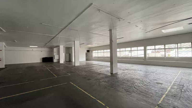 860 m² Property to let in Woodstock, 264 Victoria Road (photo 3)
