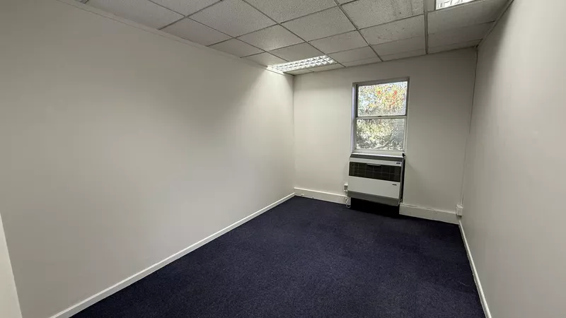 255 m² Office to let in Pinelands, Lonsdale (photo 15)