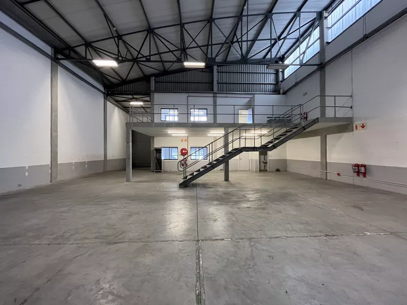 404 m² Industrial to let in Airport Industrial, CTX Business Park (photo 2)