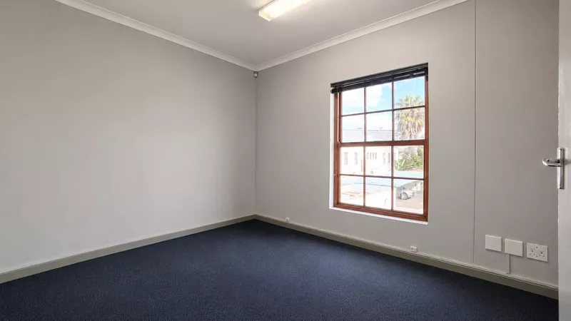 119 m² Office for sale in Bellville, Old Dutch Square (photo 16)