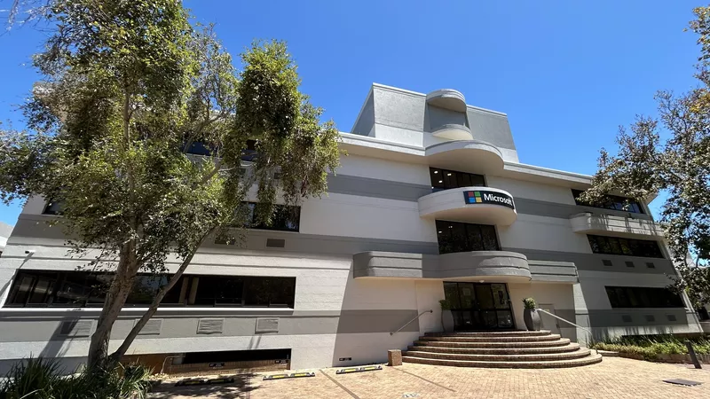 1 960 m² Office to let in Mowbray, Golf Park, GP3 (photo 1)