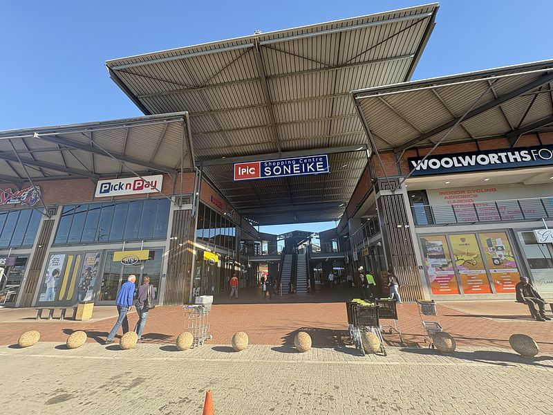 63 m² Retail Property to let in Kuilsriver, IPIC Shopping Centre Soneike (photo 1)