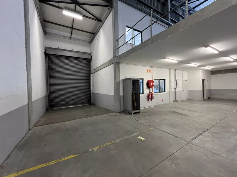 404 m² Industrial to let in Airport Industrial, CTX Business Park (photo 7)