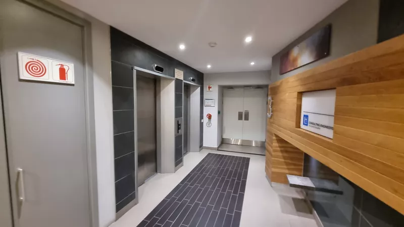 142 m² Office to let in Cape Town City Centre/CBD, 19 Louis Gradner (photo 10)